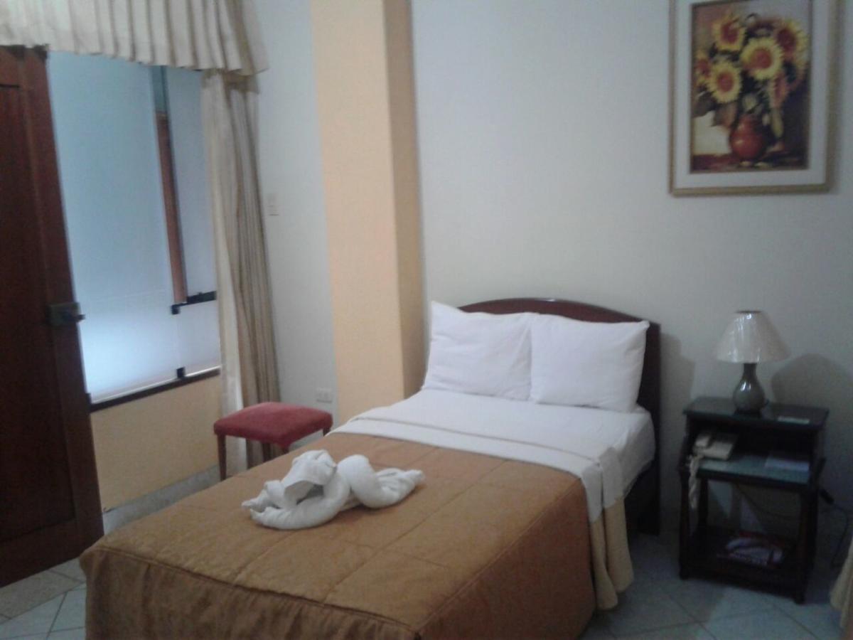 Hotel Plaza Bolognesi 344 Trujillo Eksteriør billede