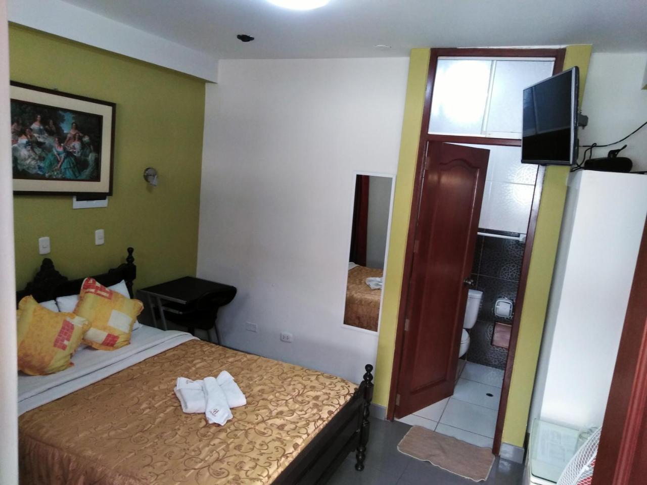 Hotel Plaza Bolognesi 344 Trujillo Eksteriør billede